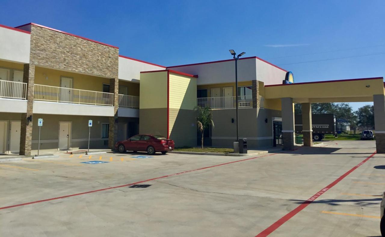 Days Inn By Wyndham Freeport Exterior foto